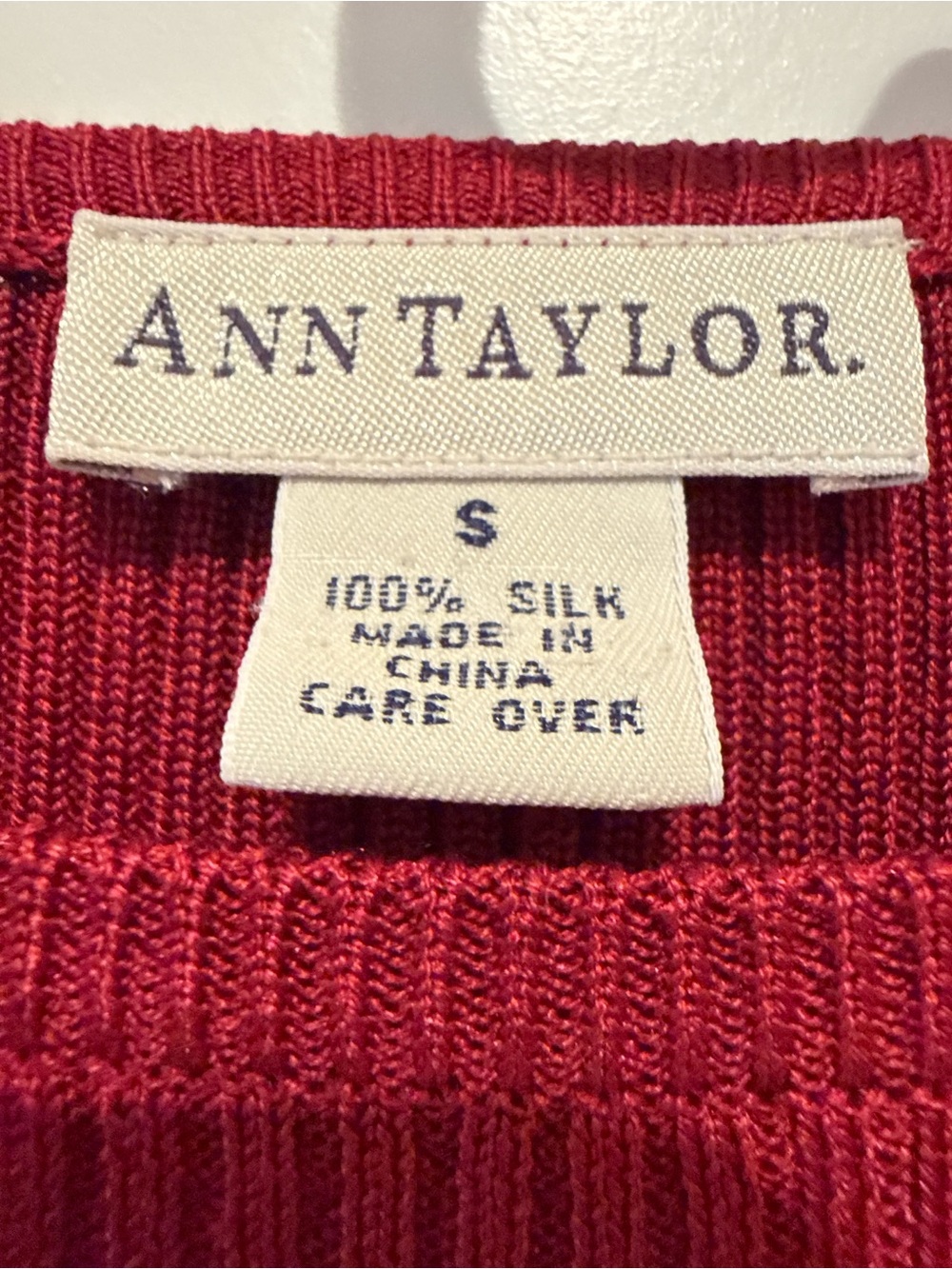Vintage Ann Taylor 100% Silk Ribbed Sweater Red Small Y2K Minimalist - Picture 2 of 5